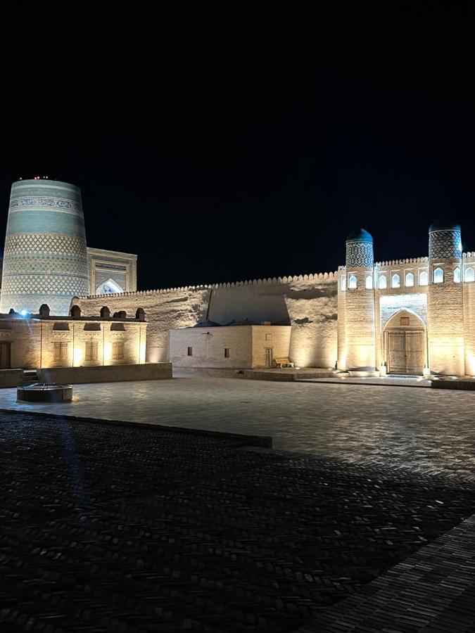 Feruzkhan Hotel - Madrassah Mohammed Rakhim Khan 1871 Khiva Esterno foto